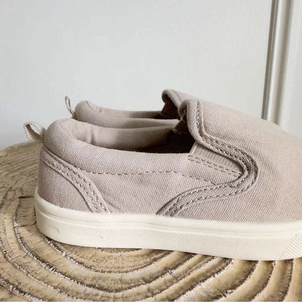 Gap Toddler Slip-On Beige Sneakers Size 8